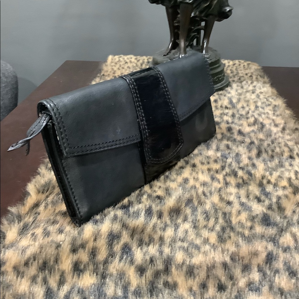 FOSSIL VINTAGE LEATHER CLUTCH - Picture 2 of 11